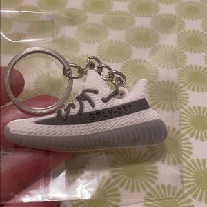 Yeezy keychain (white and gray)